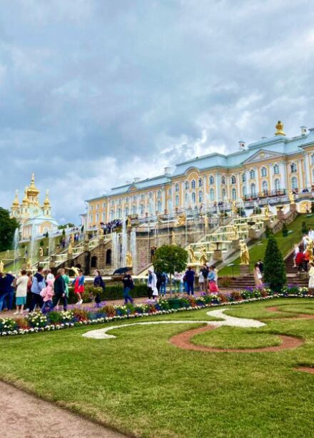 «Императорский Петергоф» экскурсия в Петергоф на скоростном судне, посещение Гротов большого каскада, Екатерининского корпуса и Нижнего парка фонтанов.