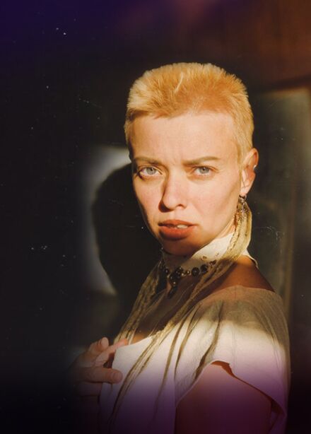 Художественно-поэтический моноспектакль Ольги Кругловой "Вешки"