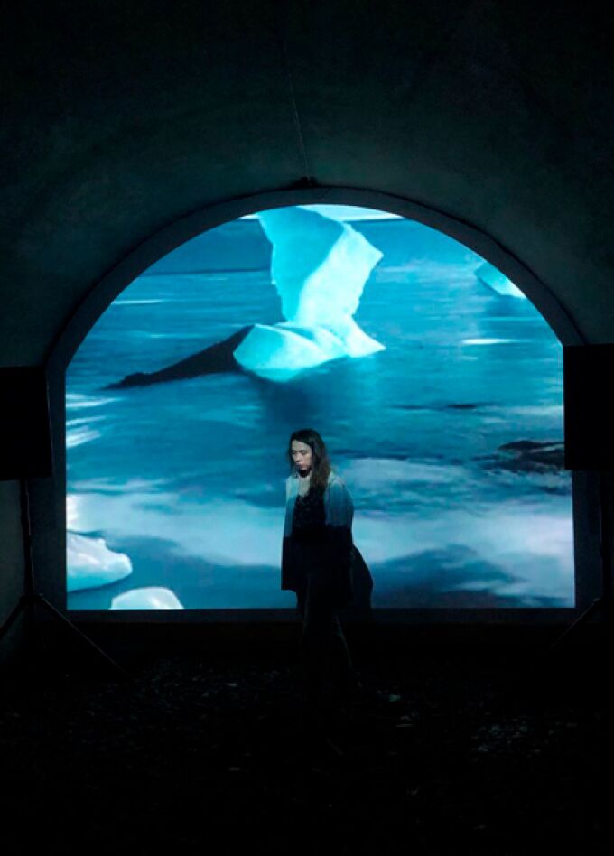 Лаборатория новых медиа: мультимедийный спектакль «ХОДЪ»