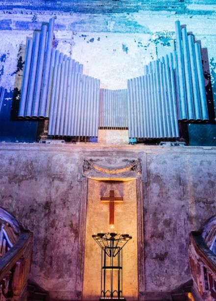 Выставка "Рок, кино и пламя: три века Анненкирхе"