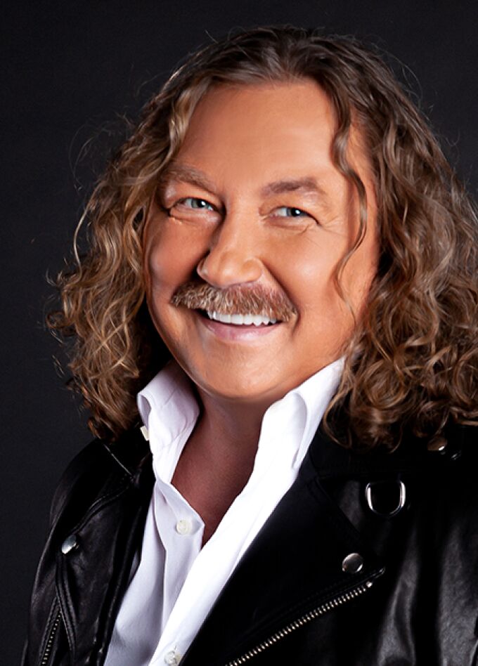 Игорь Николаев