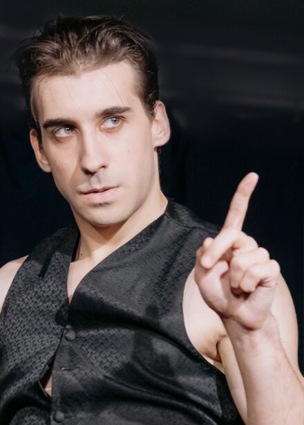 Слуга двух господ