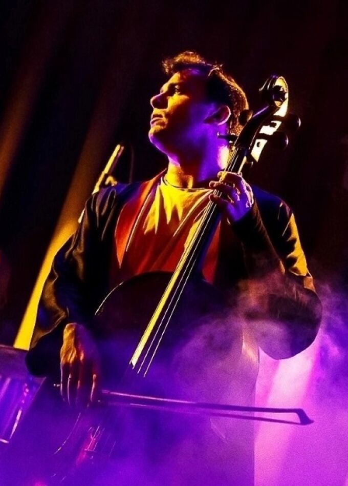 Рок-Хиты на виолончелях. Концерт в арт- пространстве "Фабрика"