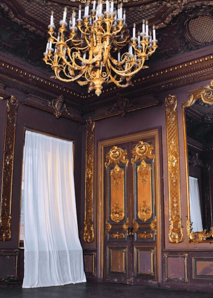 Скрытый особняк Брусницыных: роскошь и мистика интерьеров