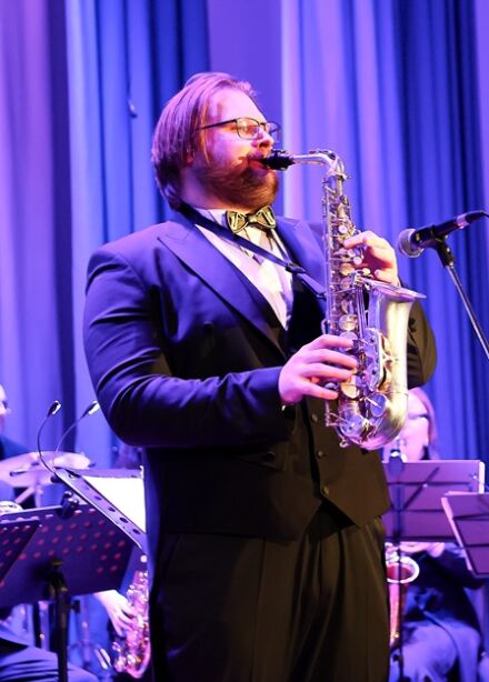 Праздничный концерт с экскурсией: Санкт-Петербургский оркестр саксофонов. ШЕДЕВРЫ МИРОВОЙ КЛАССИКИ