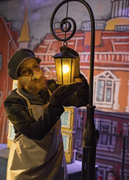 Спектакль "Ленинградский дворик"
